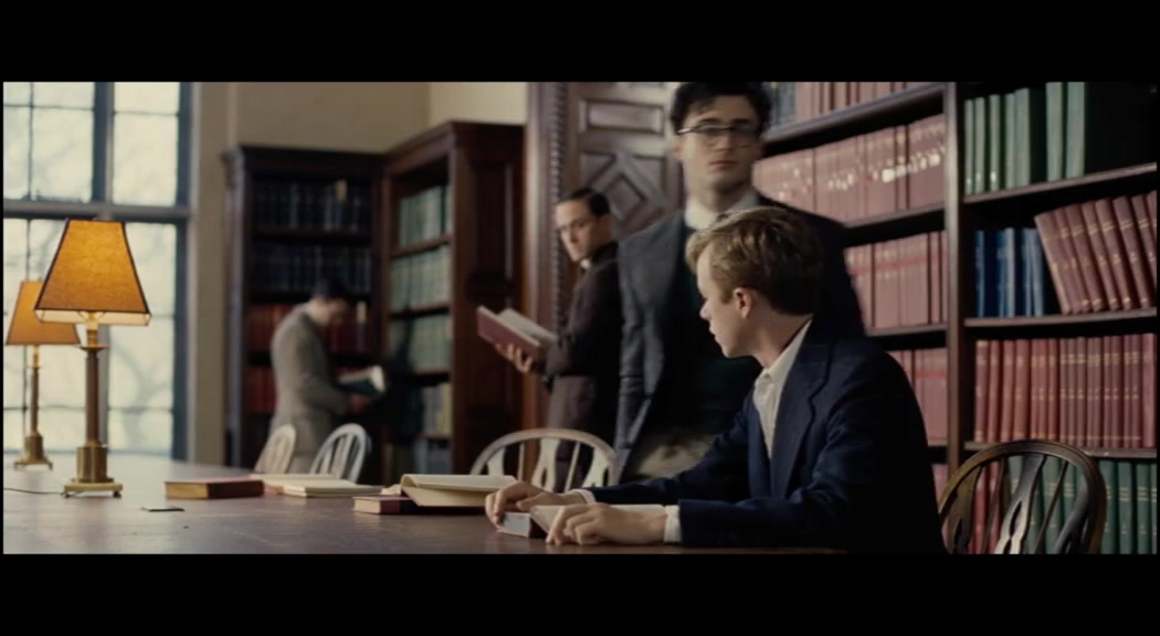GIOVANI_RIBELLI_-_KILL_YOUR_DARLINGS_-_Clip__La_biblioteca_09.jpg