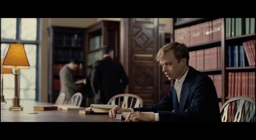 GIOVANI_RIBELLI_-_KILL_YOUR_DARLINGS_-_Clip__La_biblioteca_49.jpg