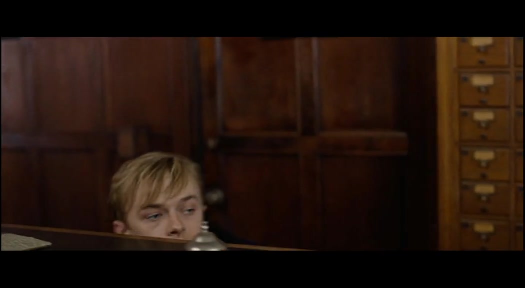 GIOVANI_RIBELLI_-_KILL_YOUR_DARLINGS_-_Clip__La_biblioteca_75.jpg