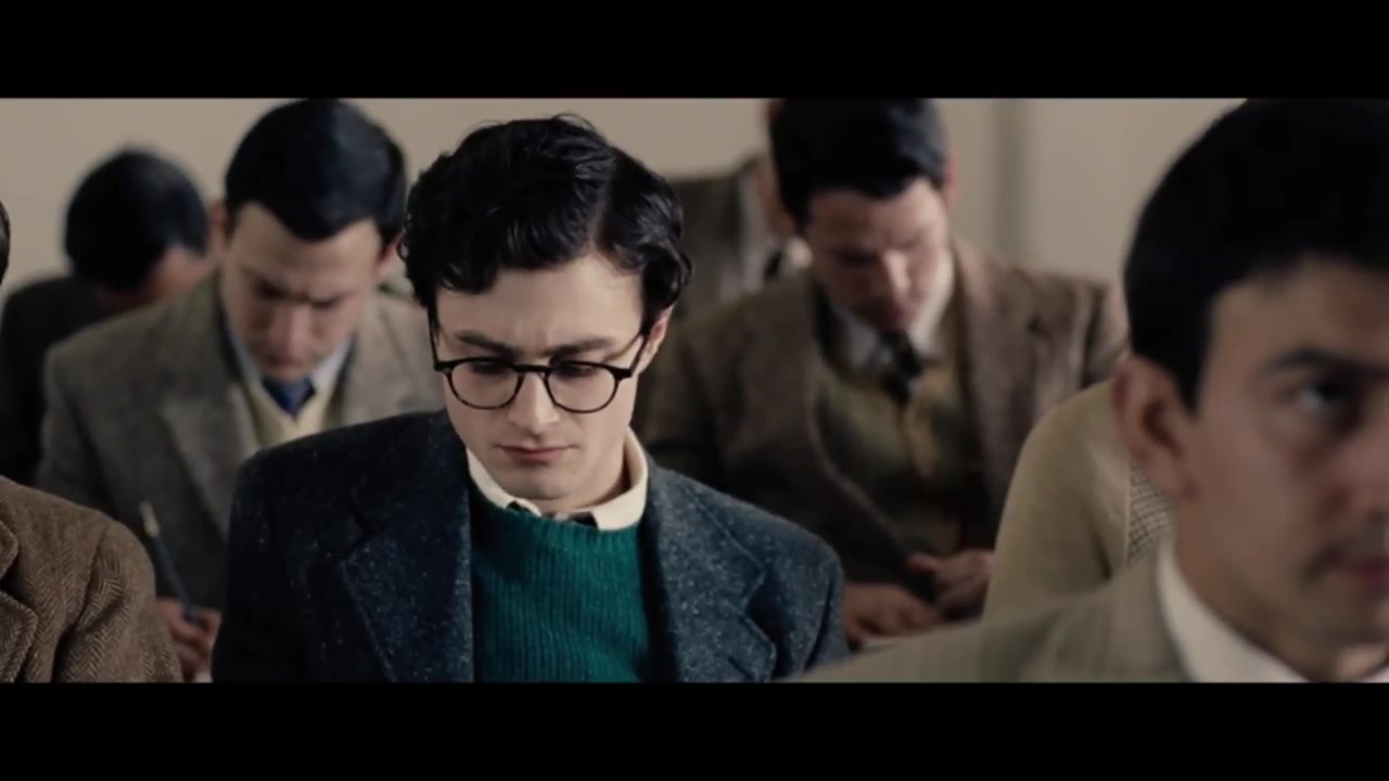 GIOVANI_RIBELLI_-_KILL_YOUR_DARLINGS_-_Clip_-La_prima_lezione-_-_YouTube_15.jpg