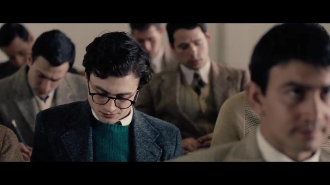 GIOVANI_RIBELLI_-_KILL_YOUR_DARLINGS_-_Clip_-La_prima_lezione-_-_YouTube_67.jpg