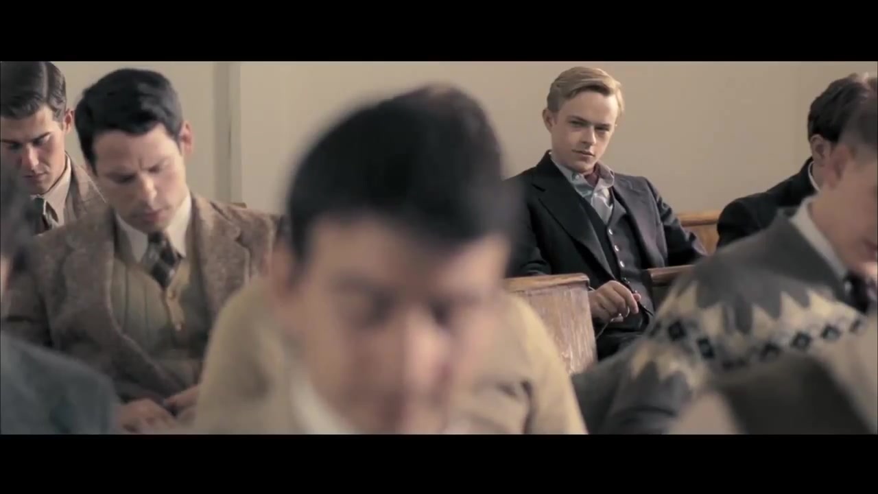 Giovani_ribelli_Kill_Your_Darlings_-_Trailer_Italiano_-_YouTube_028.jpg Giovani_ribelli_Kill_Your_Darlings_-_Trailer_Italiano_-_YouTube_028.jpg