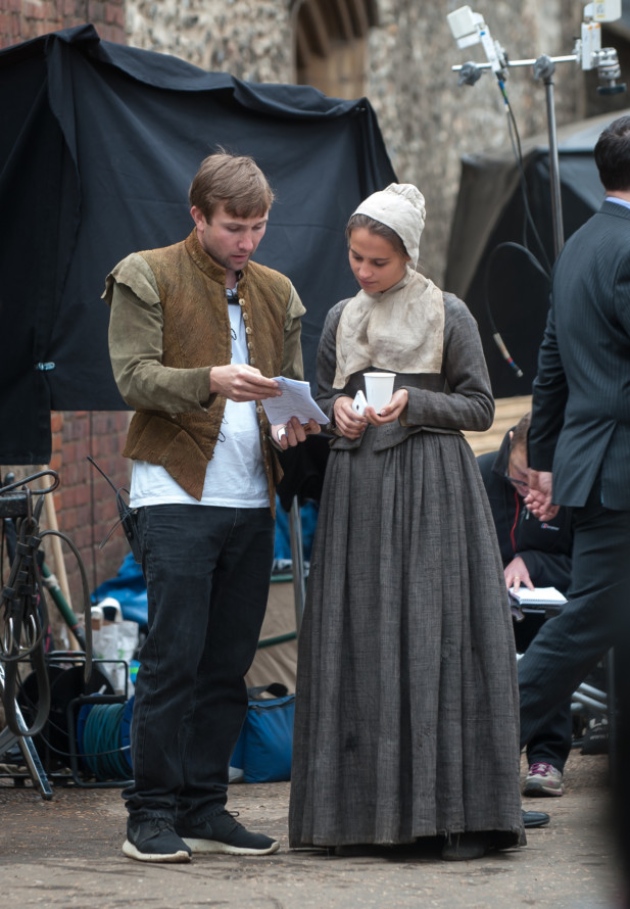 Tulip_Fever_Set_28729.jpg Tulip_Fever_Set_28729.jpg